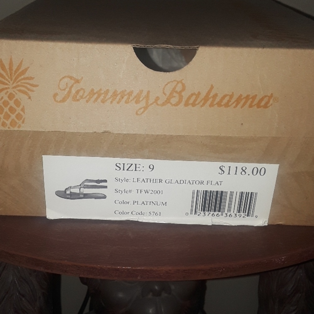 Tommy Bahama gladiators